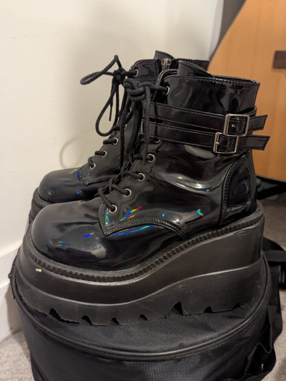Demonia Black Hologram Shaker 52 - Picture 2 of 7